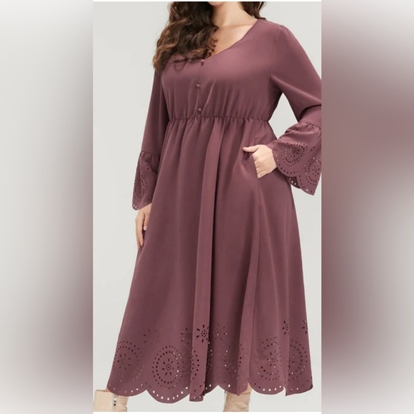 Bloomchic Bell Sleeve Laser Cut Dress 26W - Picture 3 of 11